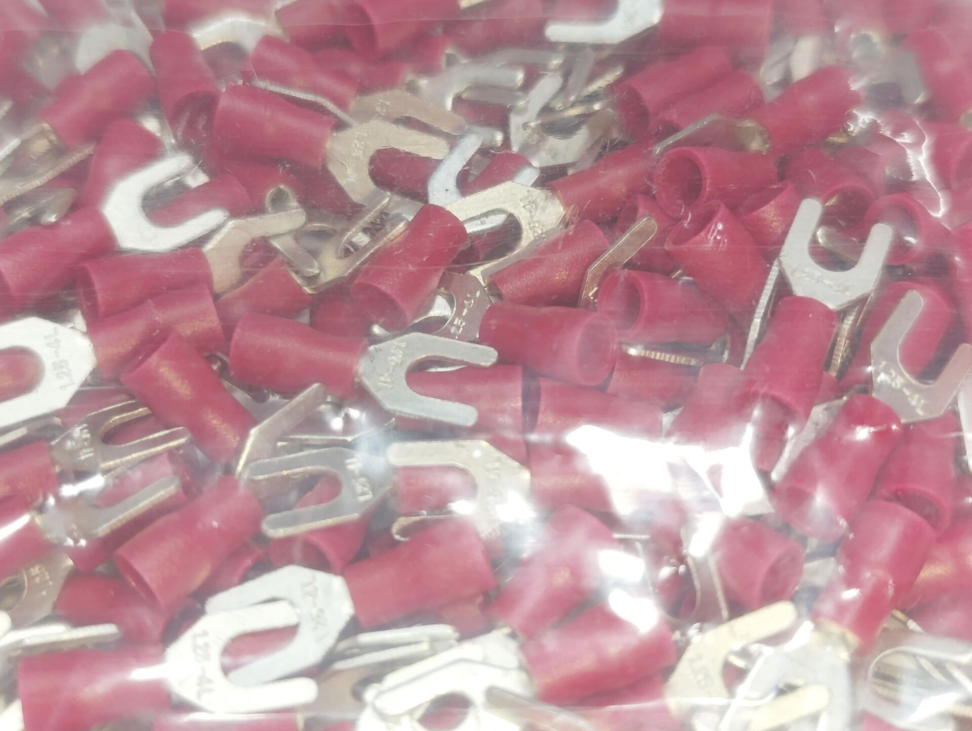 M4 (0,50 x 1,50mm²) Çatal Tip İzoleli Kablo Uçları Kırmızı Renk - 1 Paket - 200Adet 