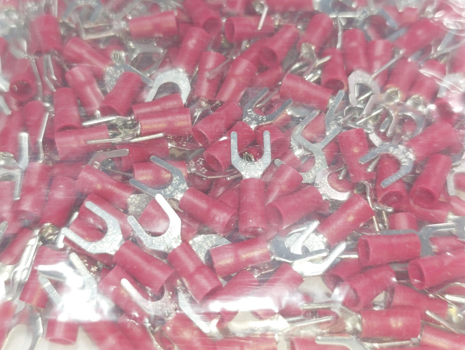 M5 (0,50 x 1,50mm²) Çatal Tip İzoleli Kablo Uçları Kırmızı Renk - 1 Paket - 200Adet 