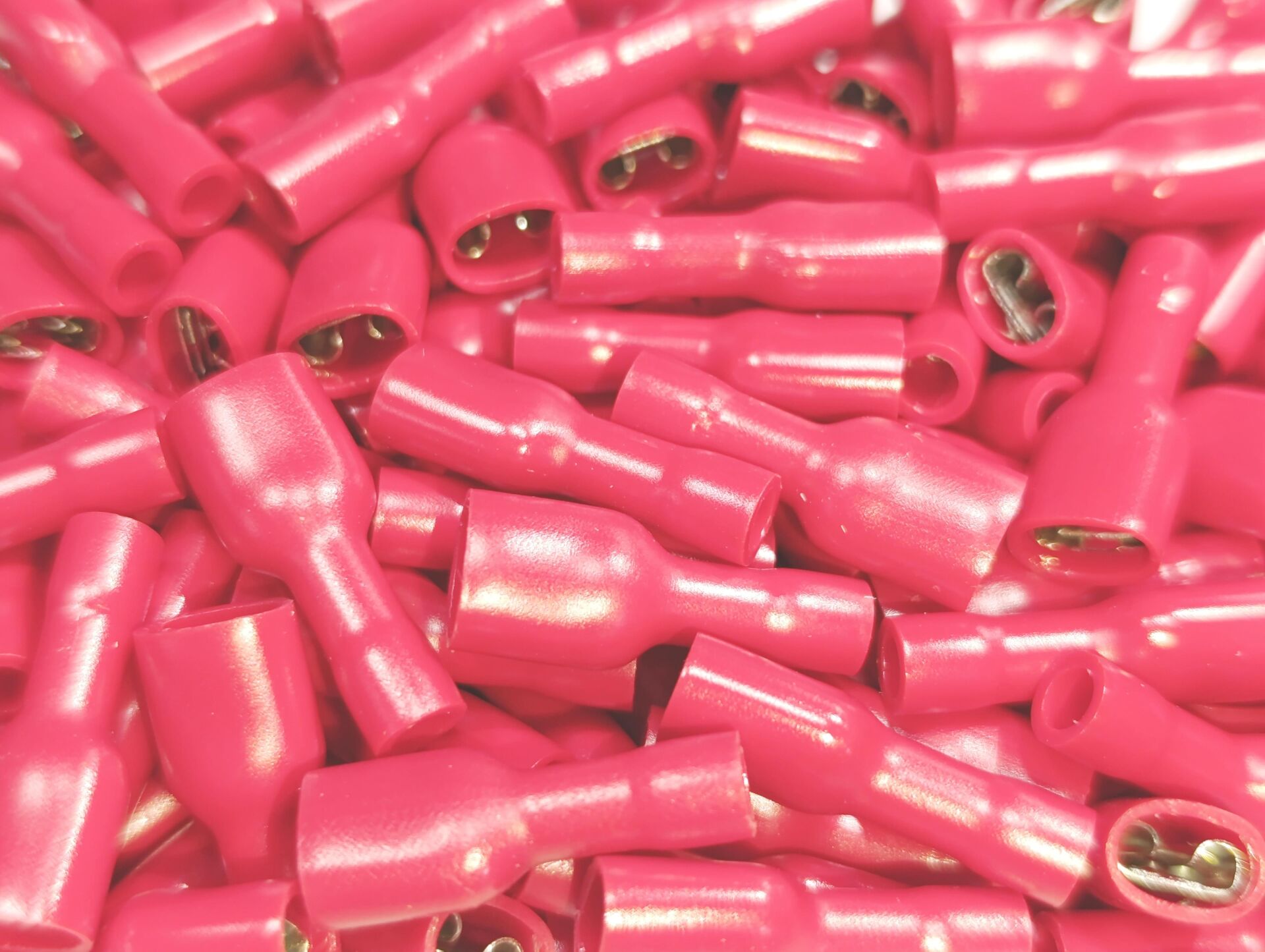 0,8x6,35 Soket 0,50x1,50mm² Dişi Faston Tip Tam İzoleli Kablo Uçları Kırmızı Renk - 1 Paket - 200Adet 